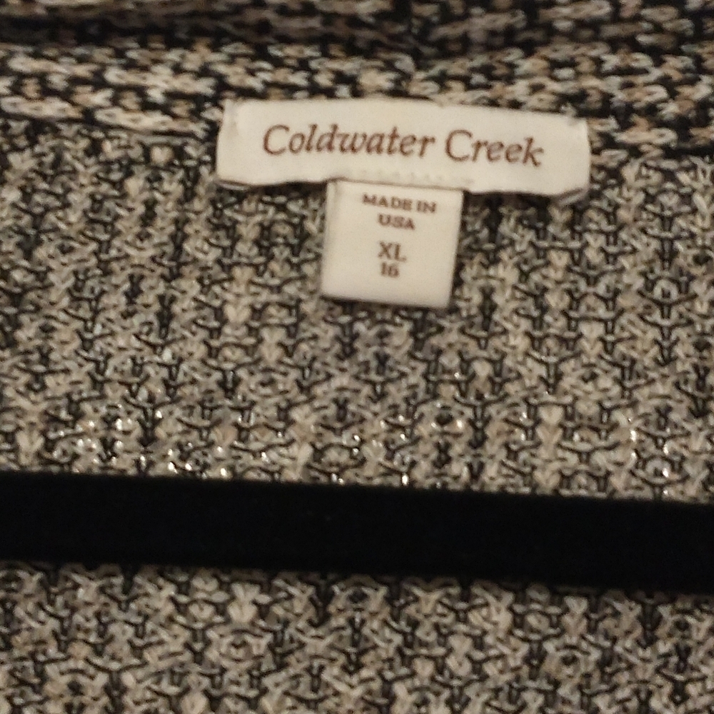 Pretty Cardigan - Picture 2 of 4